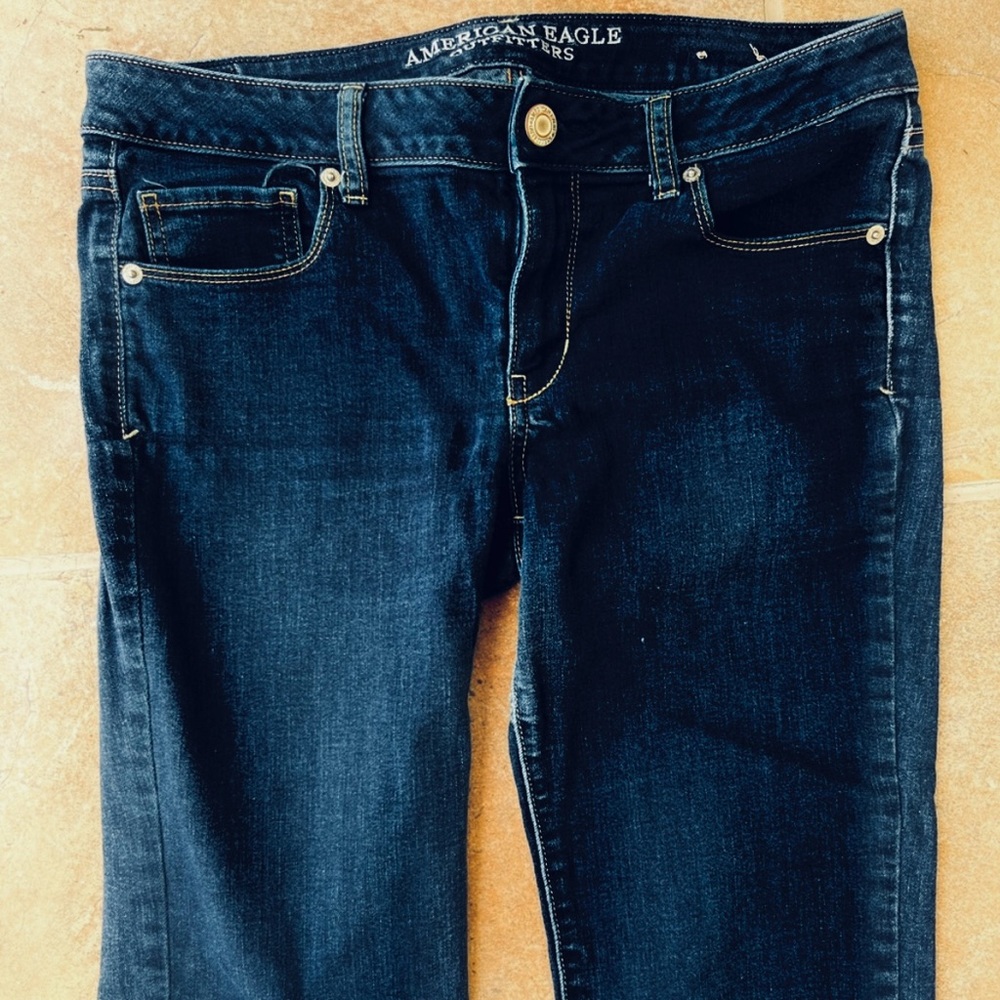 American Eagle women’s dark wash low rise super skinny stretch jeans size 10